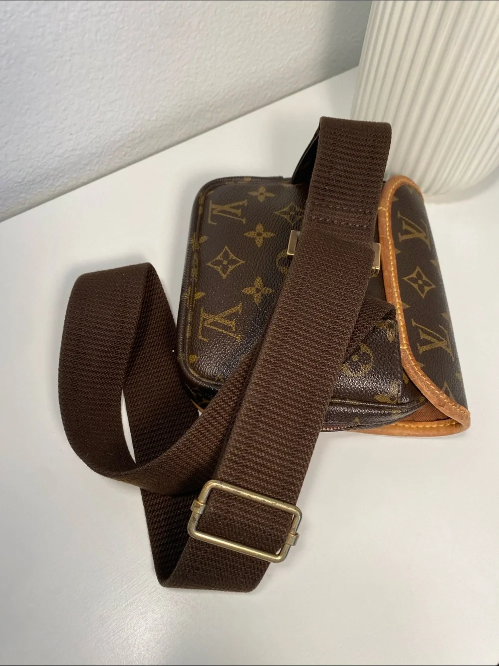 Vintage Louis Vuitton Bosphore Monogram Belt Bag - Picture 13 of 17